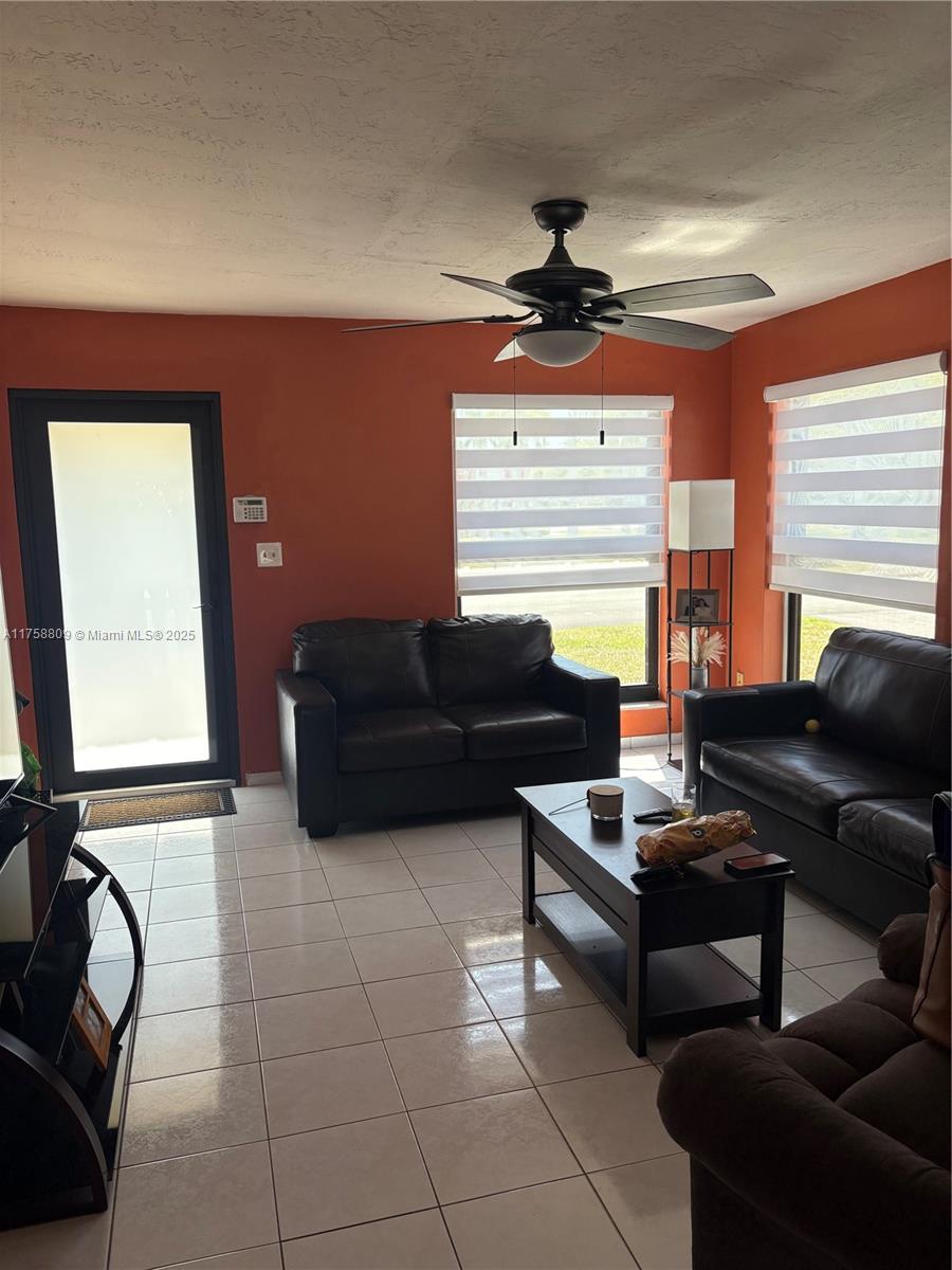 DEVON AIRE VILLAS SEC 8 - Residential