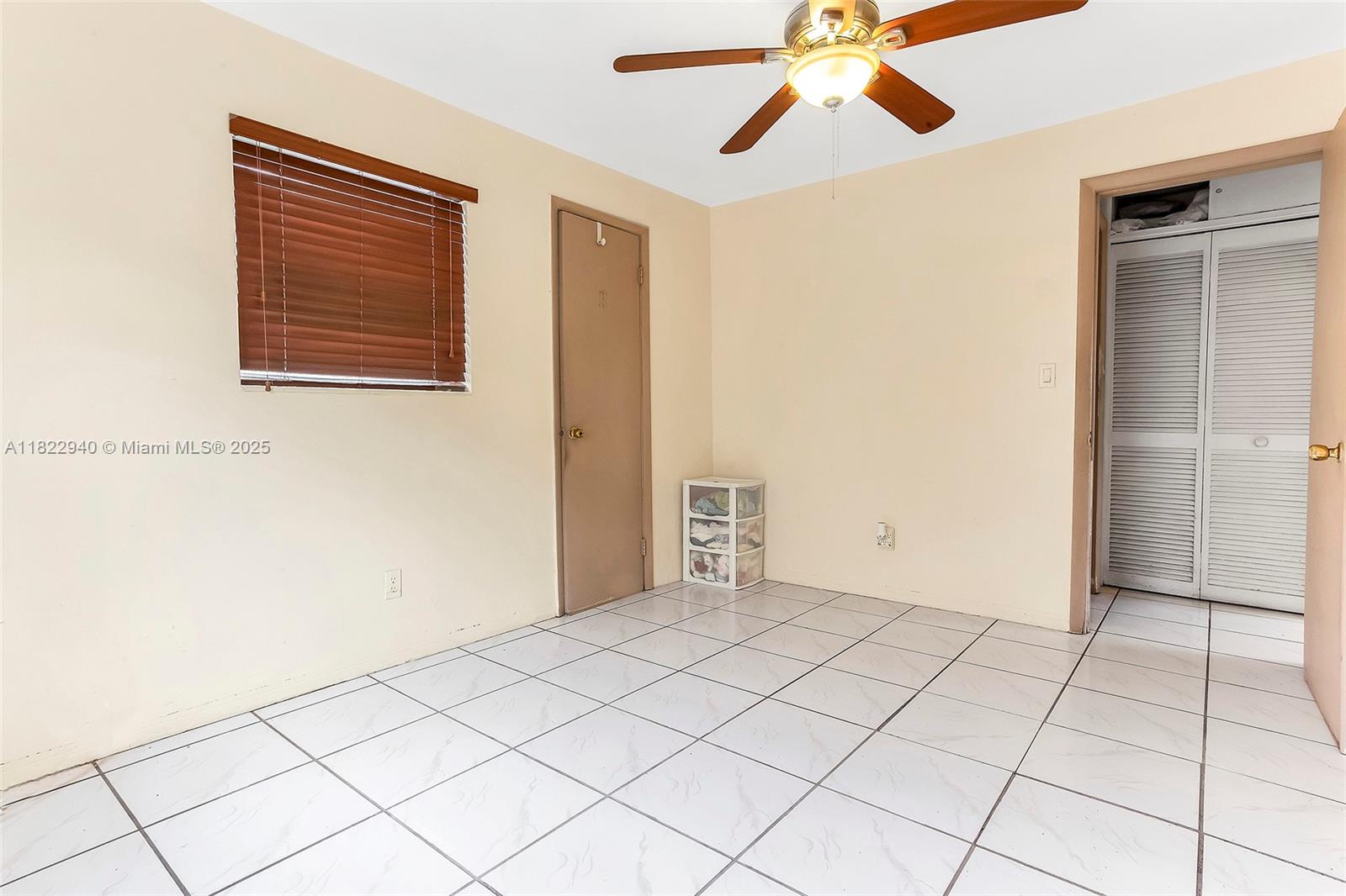 BREEZYWAY MANOR SECOND AD - Residential