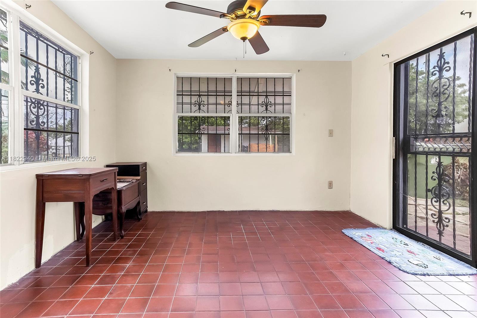 BREEZYWAY MANOR SECOND AD - Residential