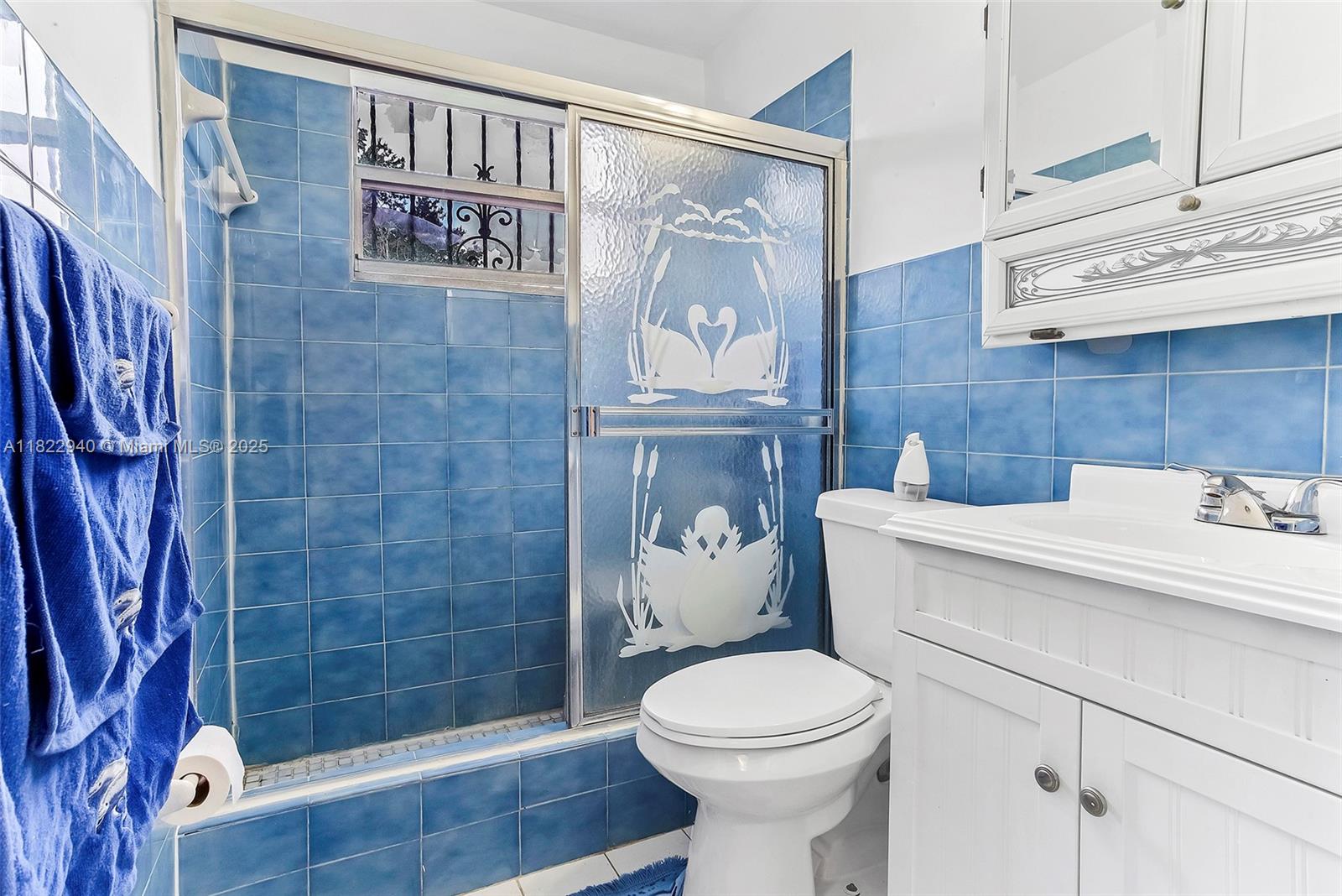 BREEZYWAY MANOR SECOND AD - Residential