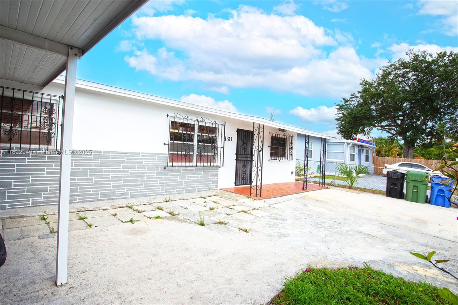 1311 SW 33rd Ter