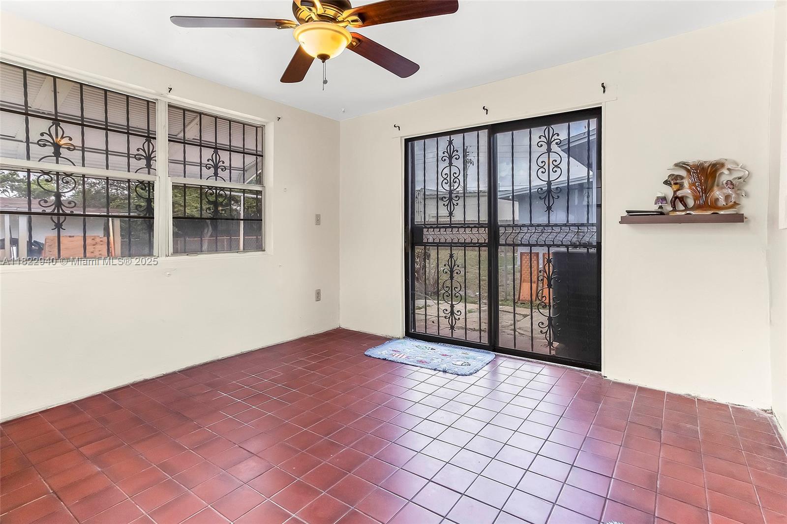 BREEZYWAY MANOR SECOND AD - Residential