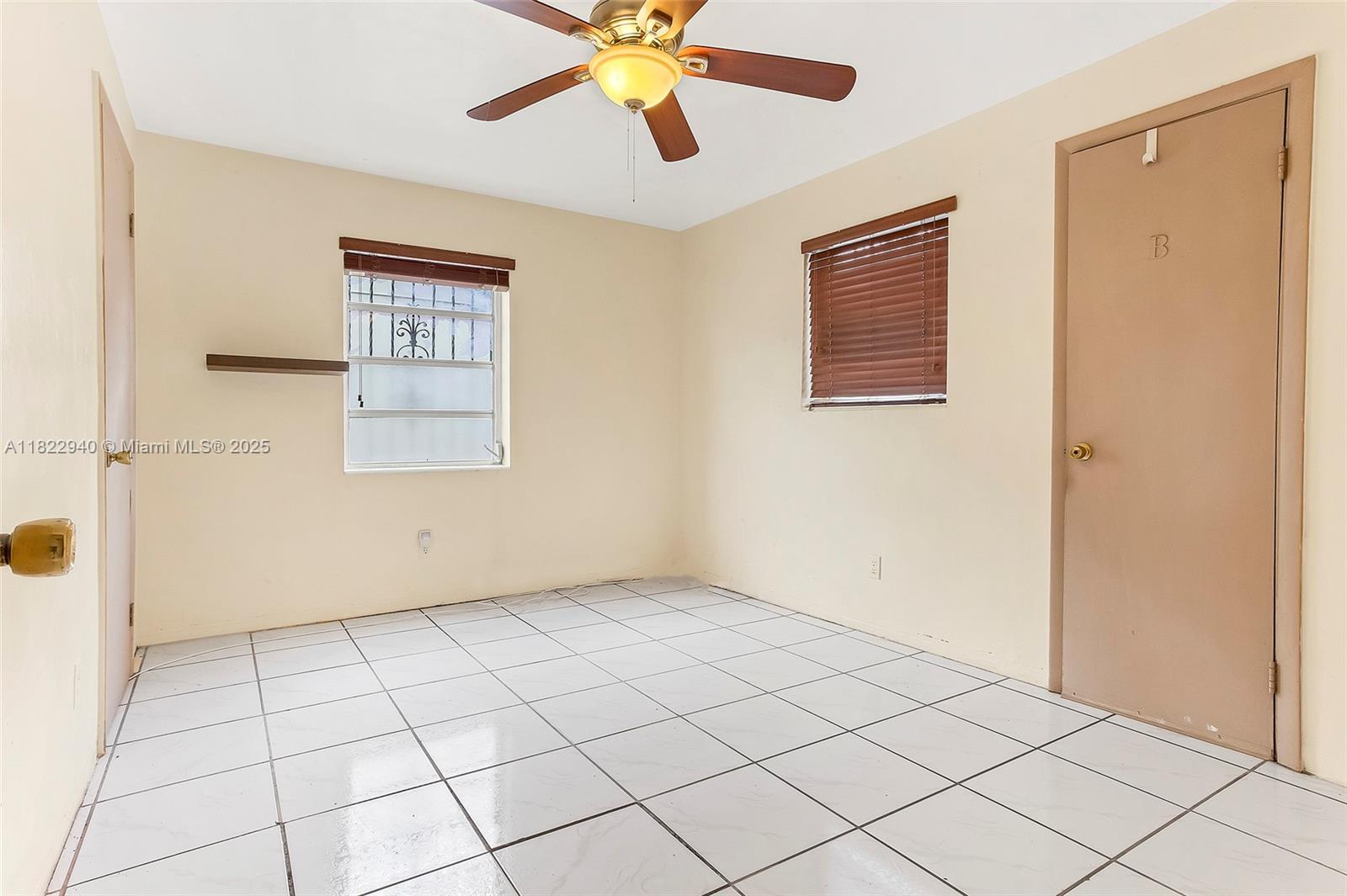 BREEZYWAY MANOR SECOND AD - Residential