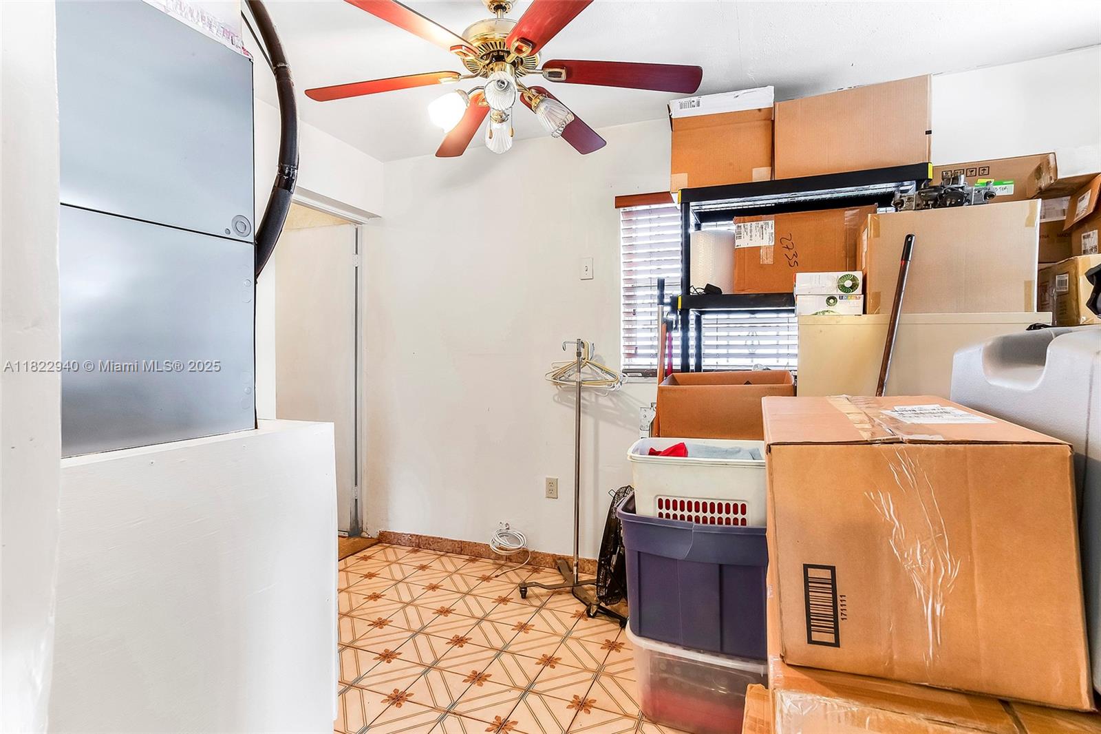 BREEZYWAY MANOR SECOND AD - Residential