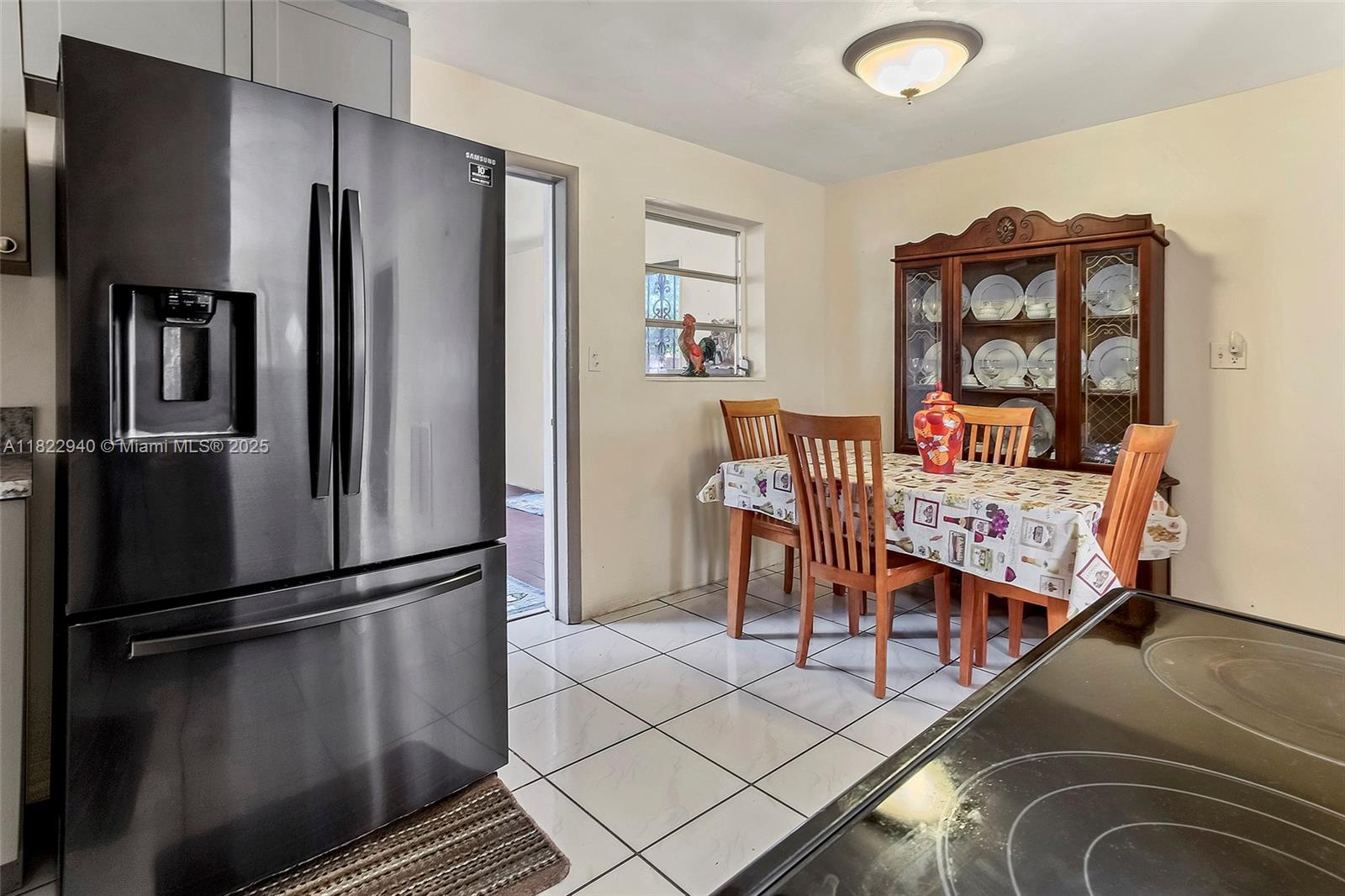 BREEZYWAY MANOR SECOND AD - Residential