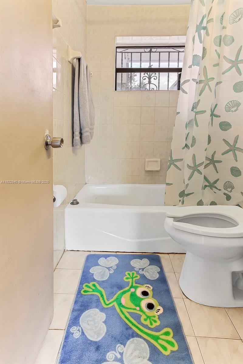 BREEZYWAY MANOR SECOND AD - Residential