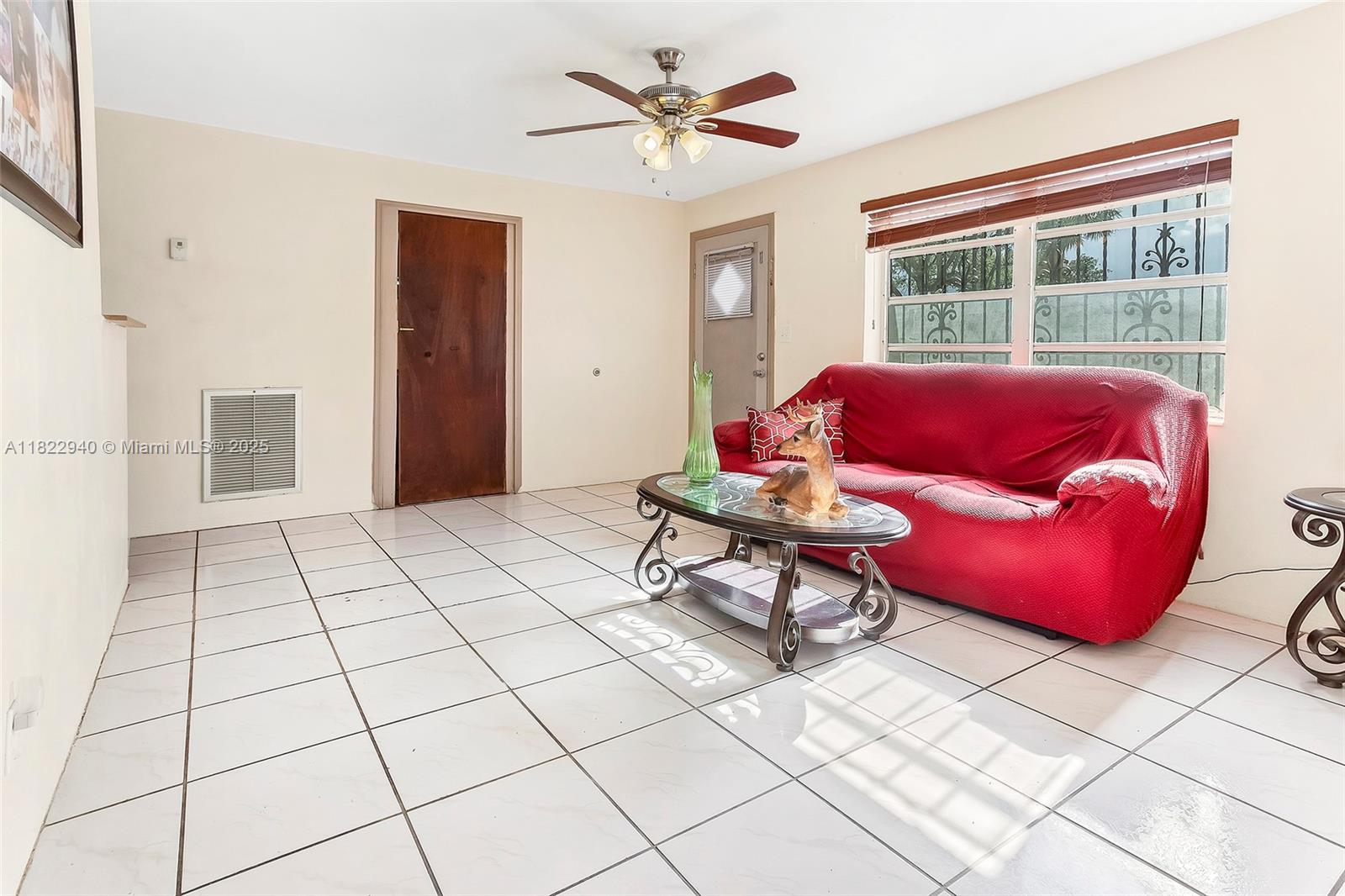 BREEZYWAY MANOR SECOND AD - Residential