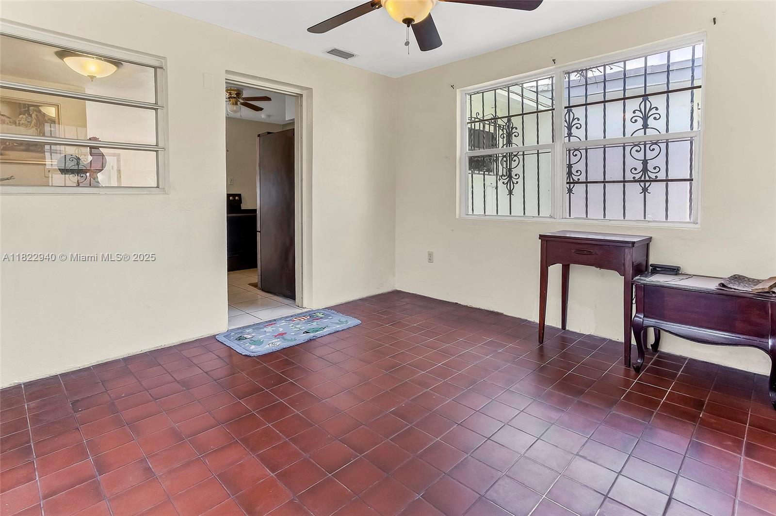 BREEZYWAY MANOR SECOND AD - Residential