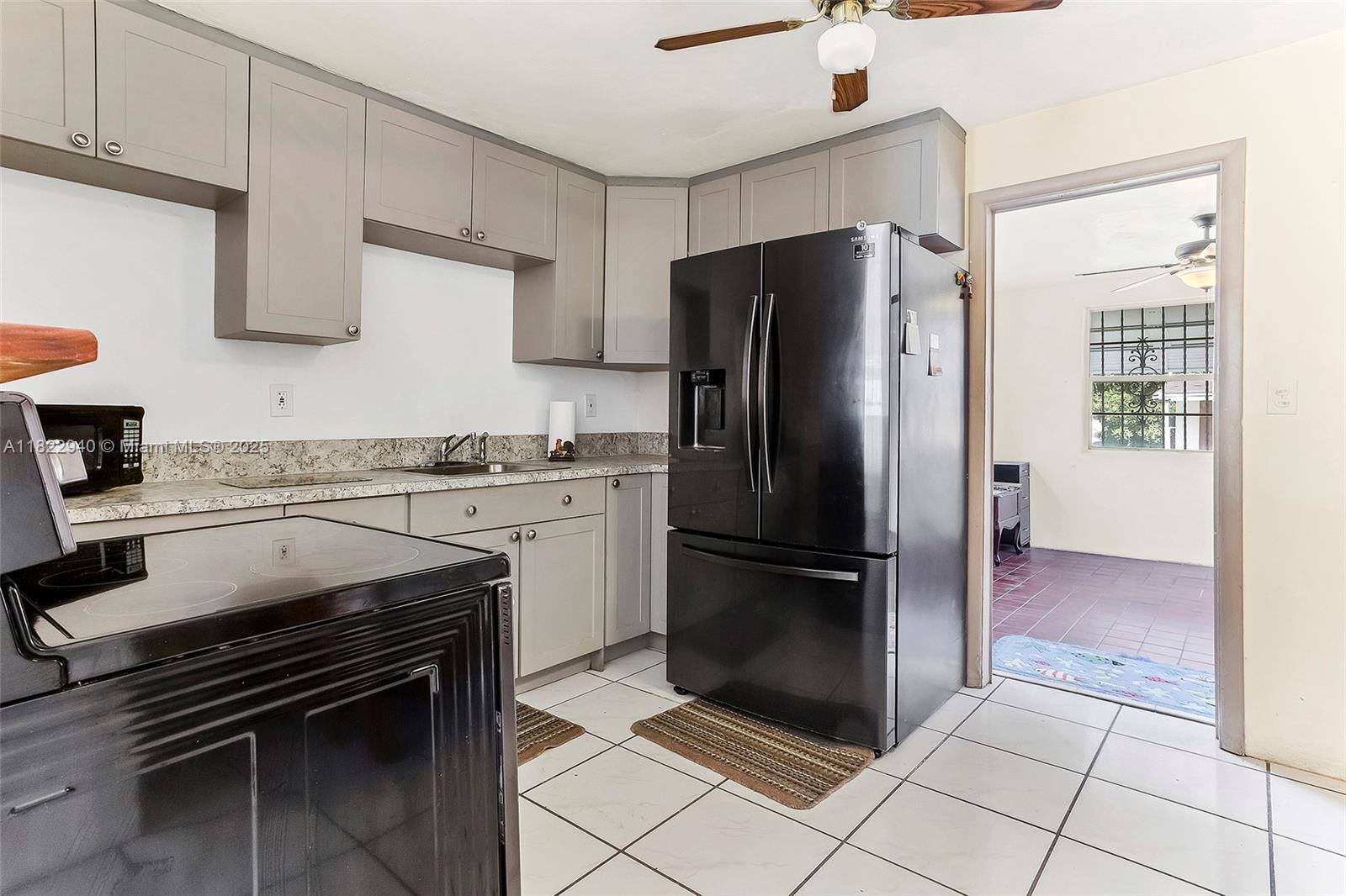 BREEZYWAY MANOR SECOND AD - Residential