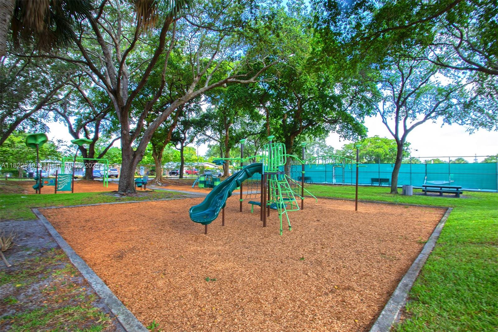 BREEZYWAY MANOR SECOND AD - Residential