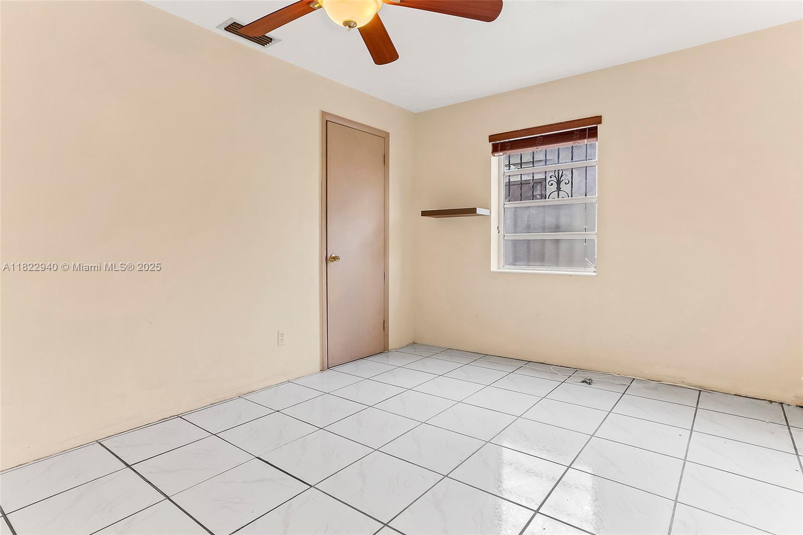 BREEZYWAY MANOR SECOND AD - Residential