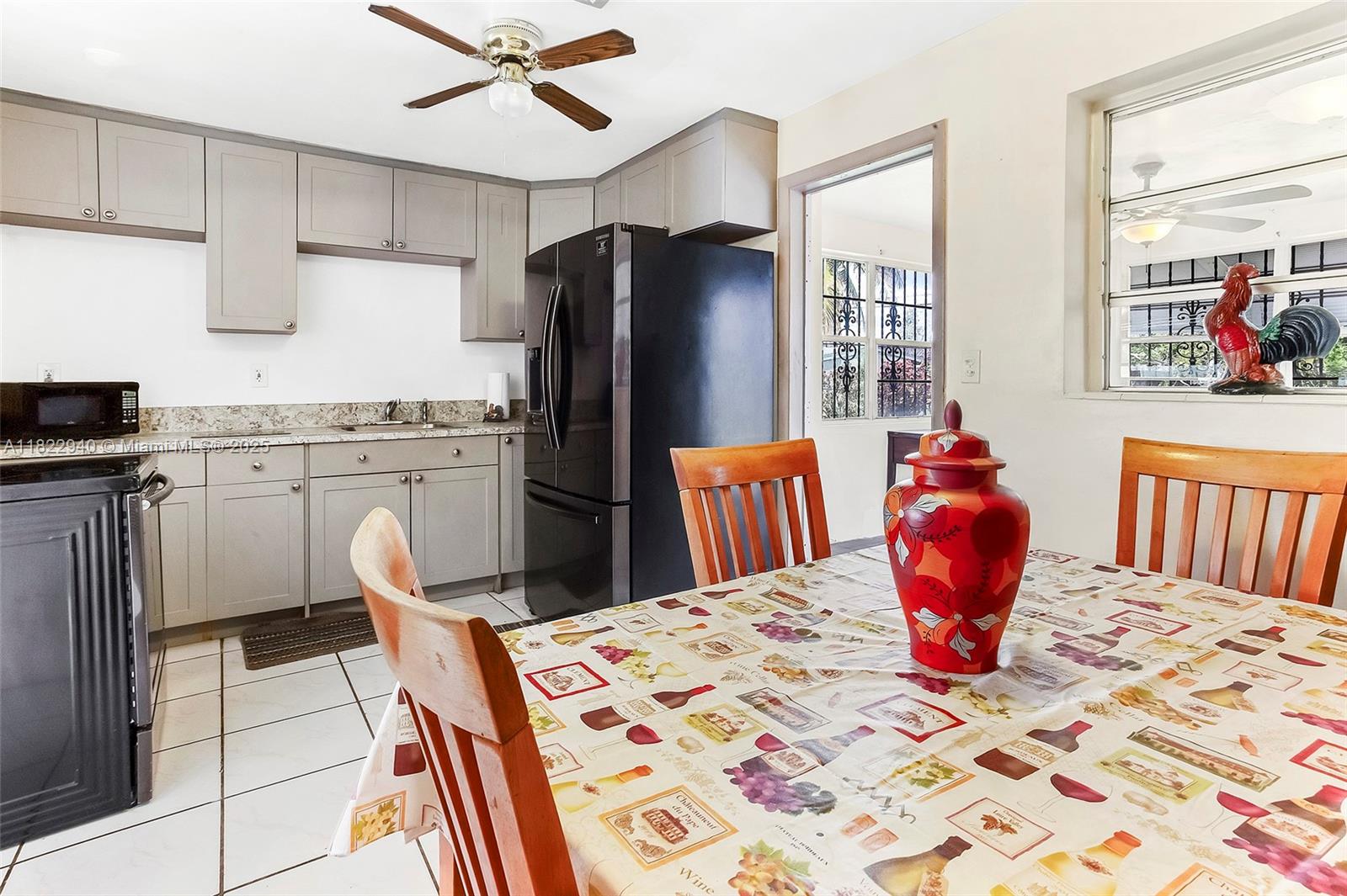 BREEZYWAY MANOR SECOND AD - Residential