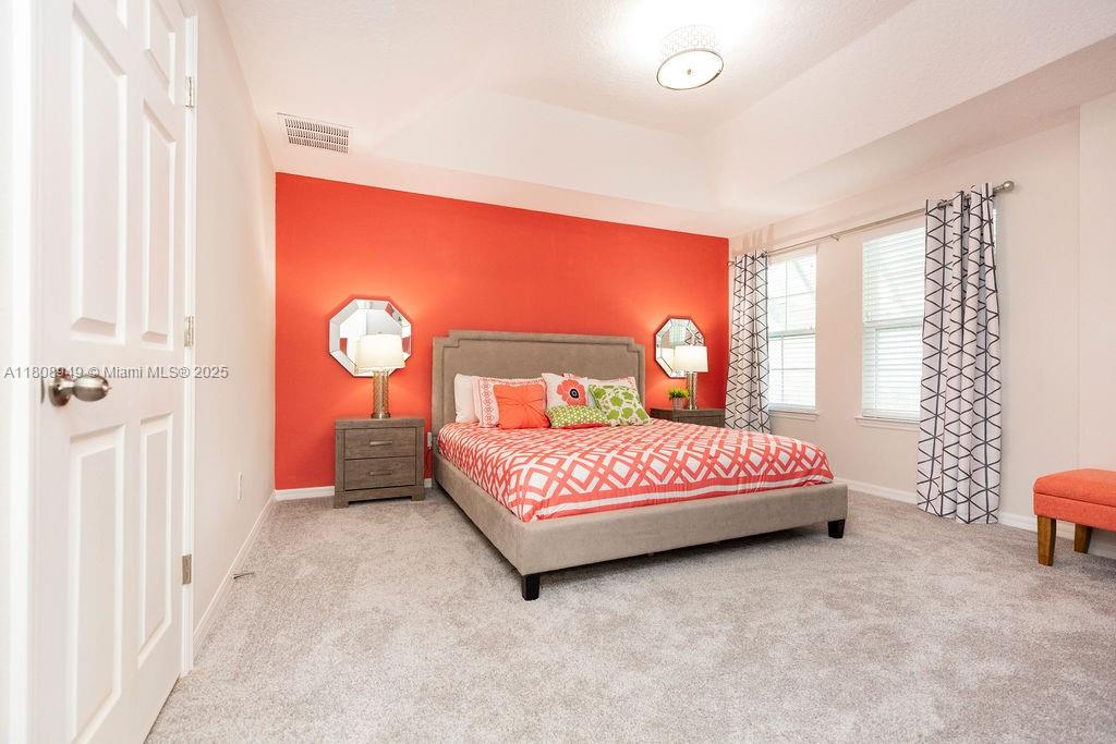 SOLARA RESORT VACATION - Residential