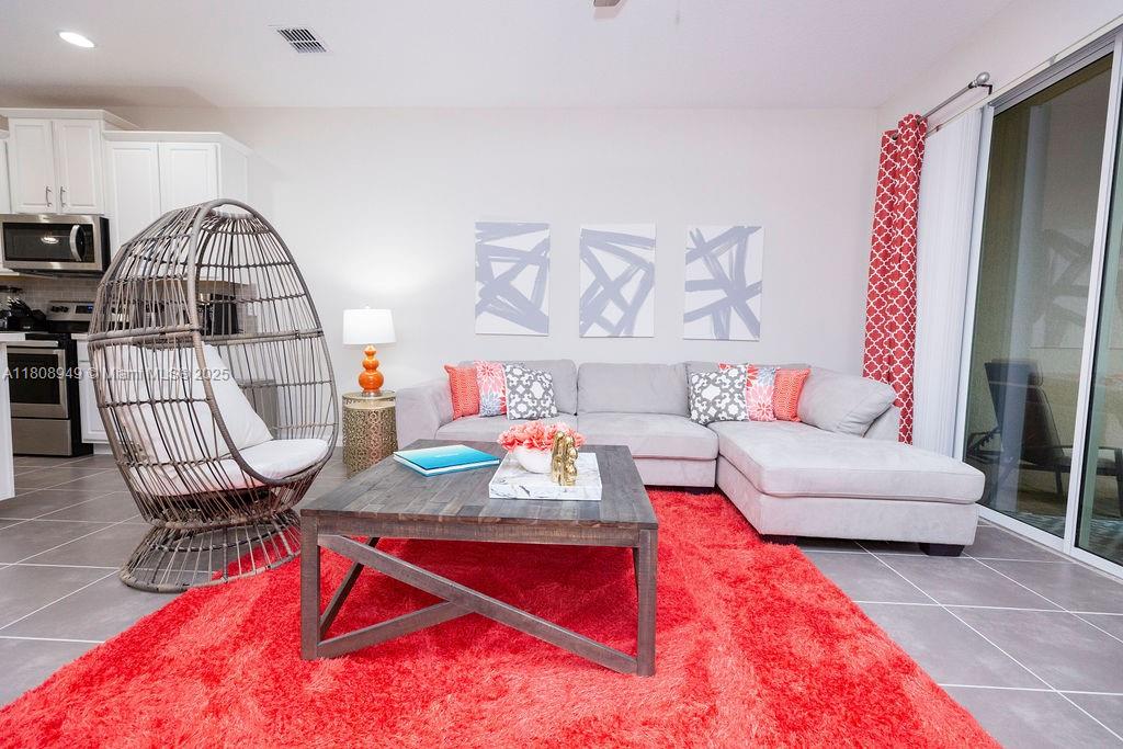 SOLARA RESORT VACATION - Residential