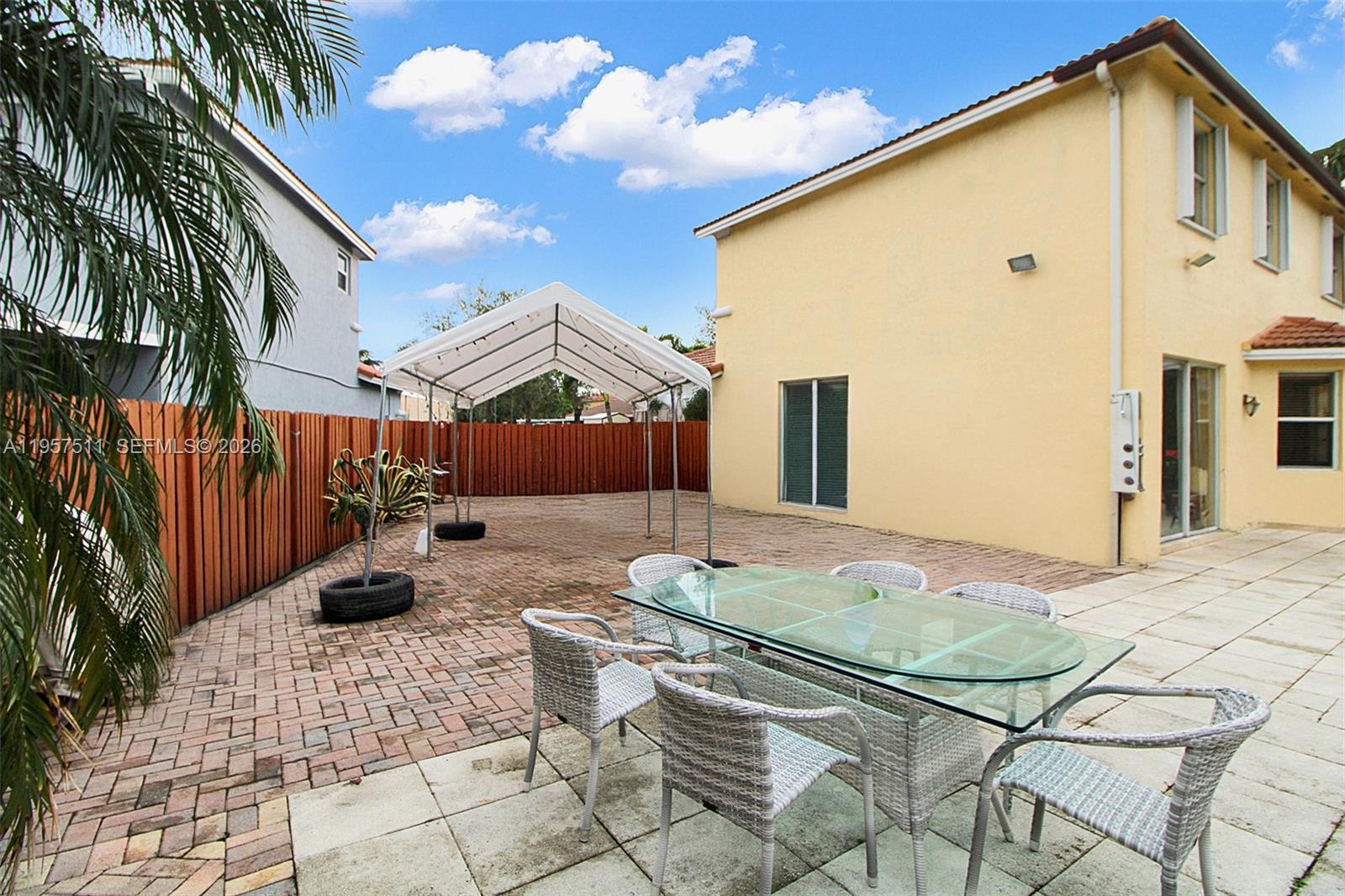 VILLAS DEL CAMPO SUB - Residential