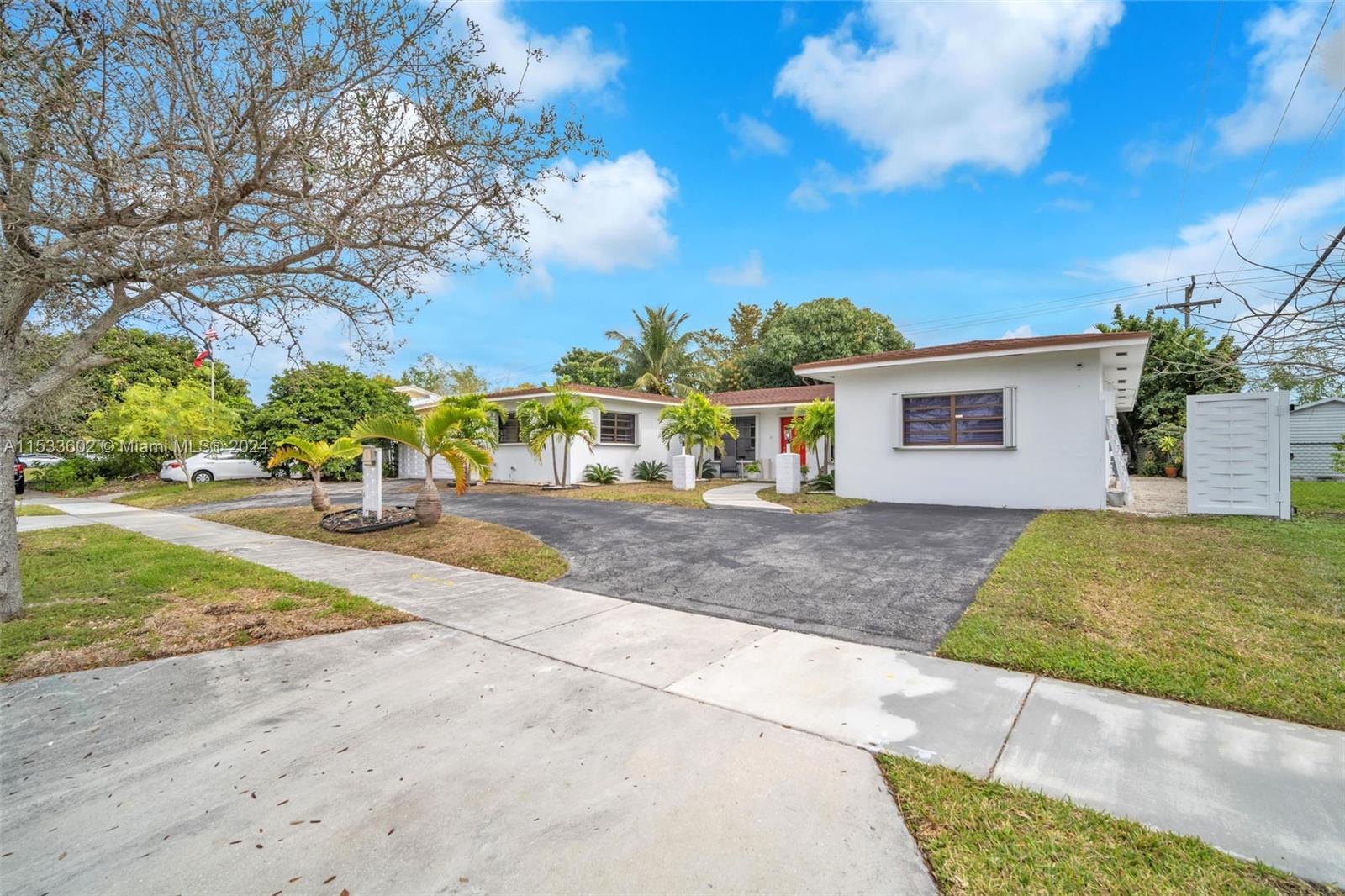 Property for Sale at 9110 Caribbean Blvd, Cutler Bay, Miami-Dade County, Florida - Bedrooms: 5 
Bathrooms: 4  - $850,000