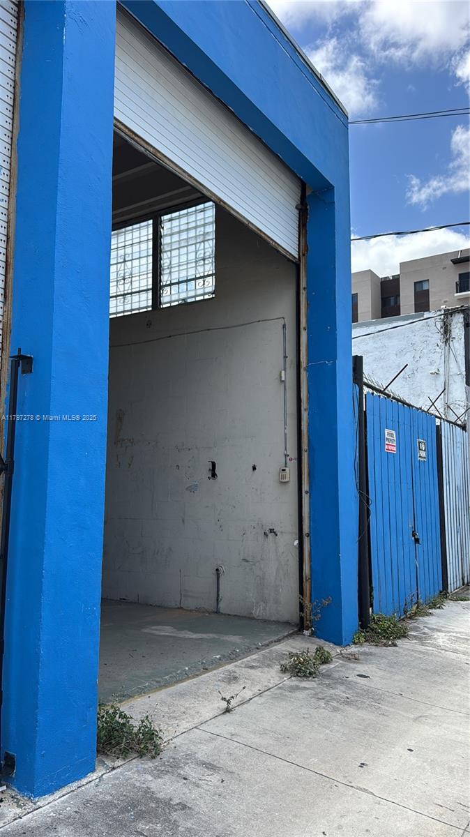748 NW 24th St