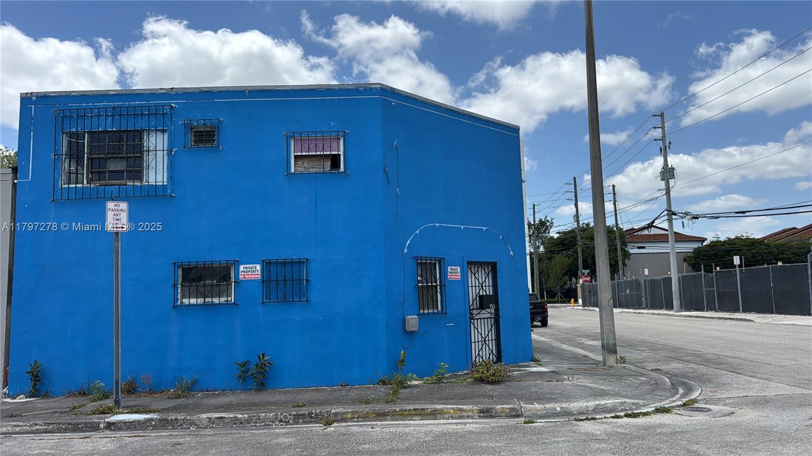 748 NW 24th St
