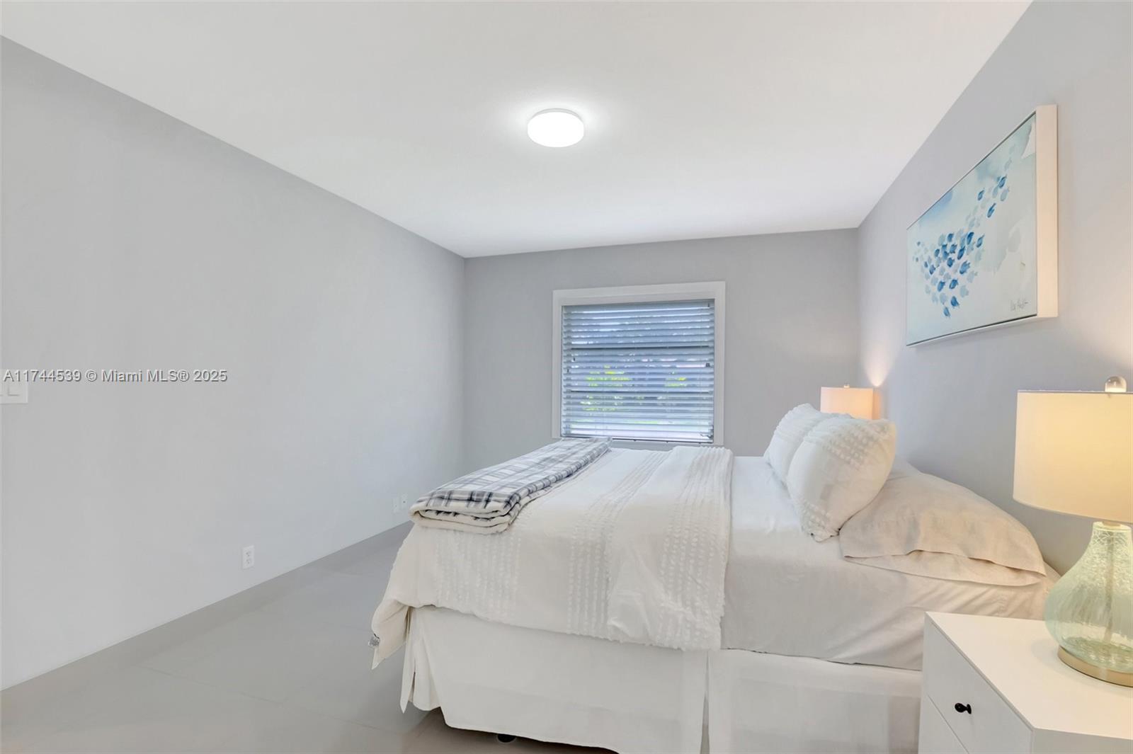WHISPER WALK - Residential