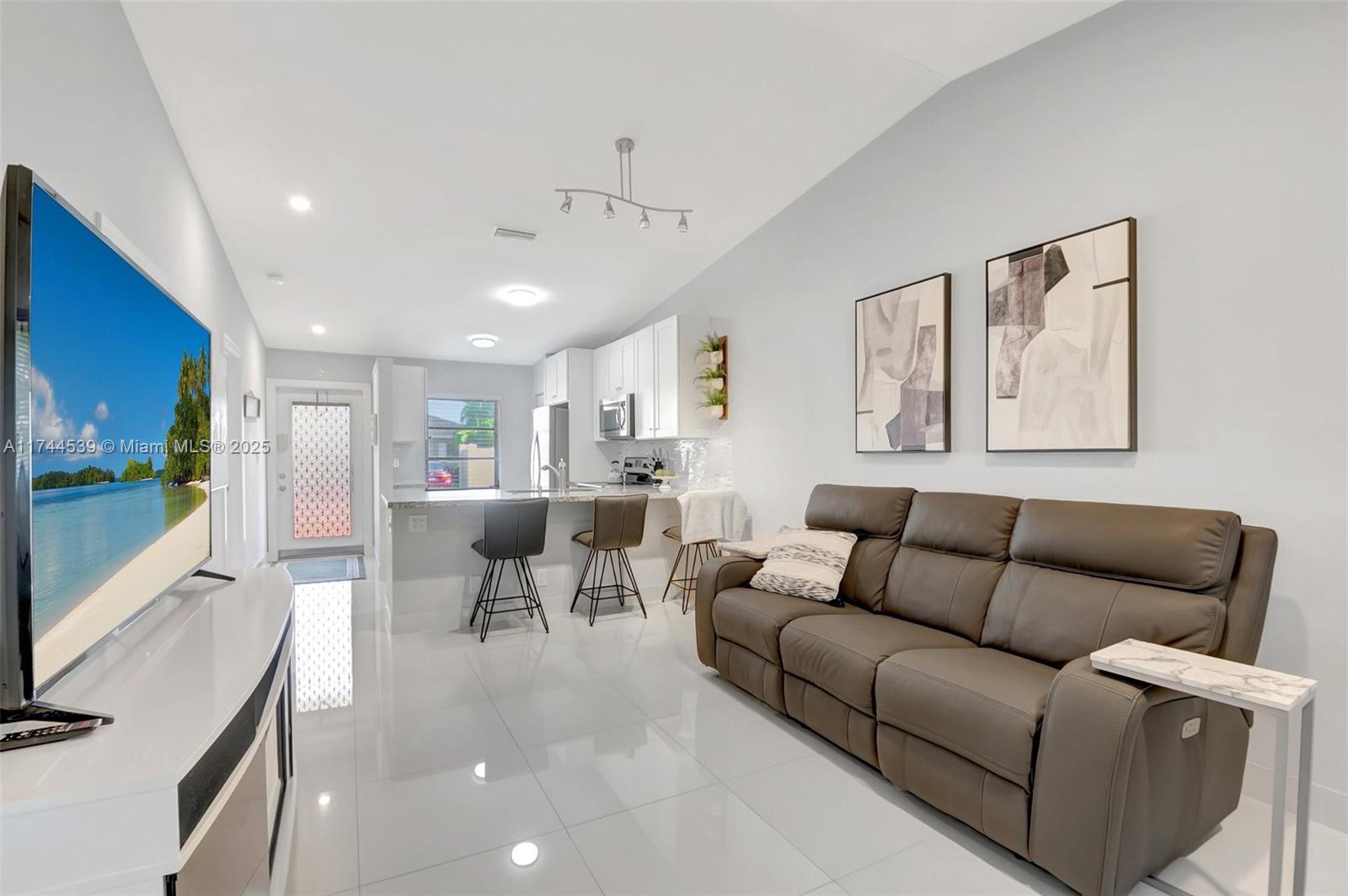 WHISPER WALK - Residential