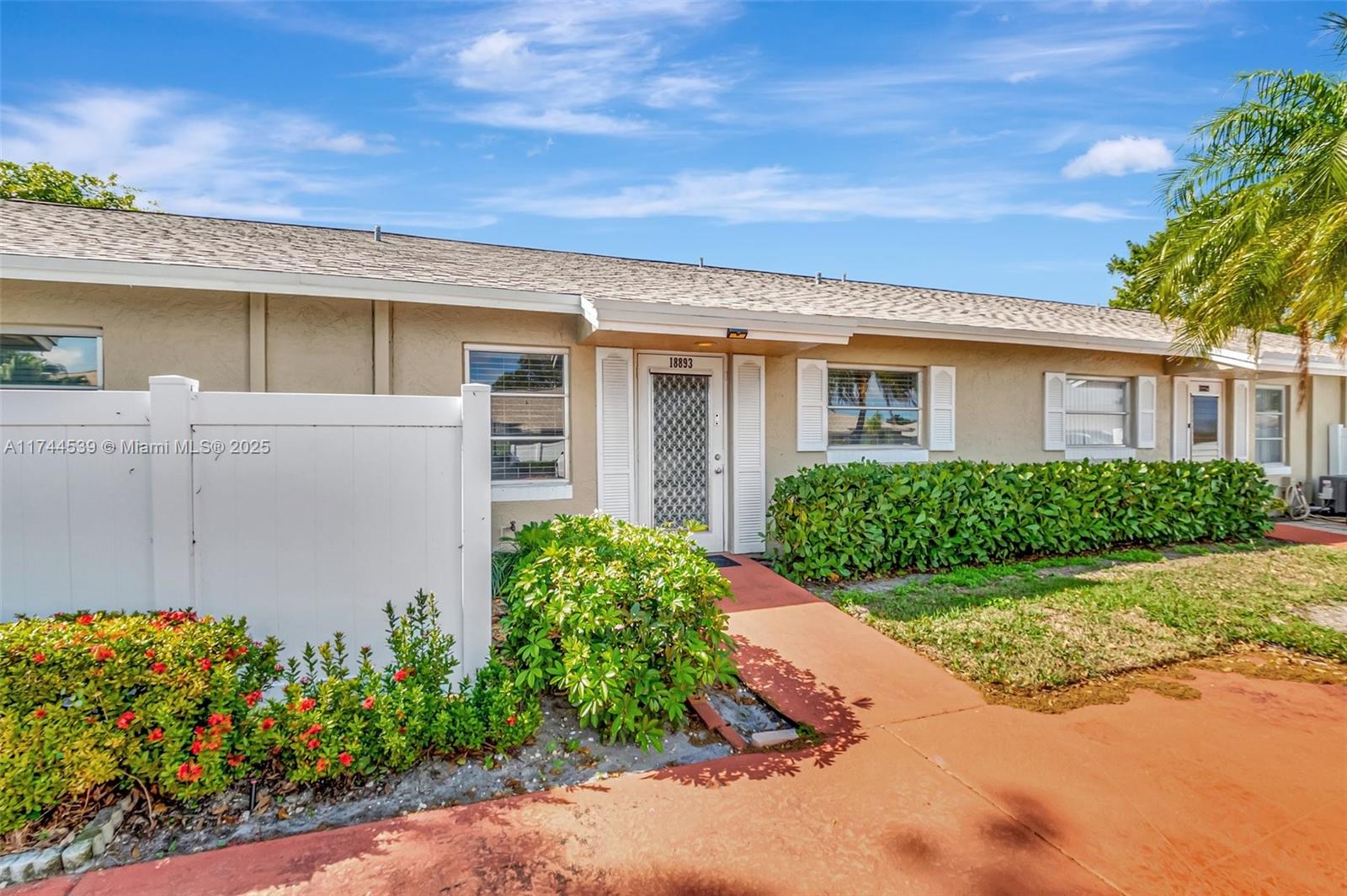 WHISPER WALK - Residential