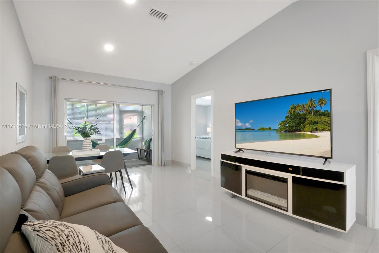 WHISPER WALK - Residential
