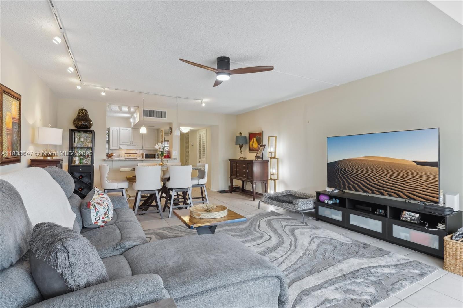 3050 NE 47th Ct 205, Fort Lauderdale, FL, 33308/$369,900 3 3050 NE 47th Ct 205