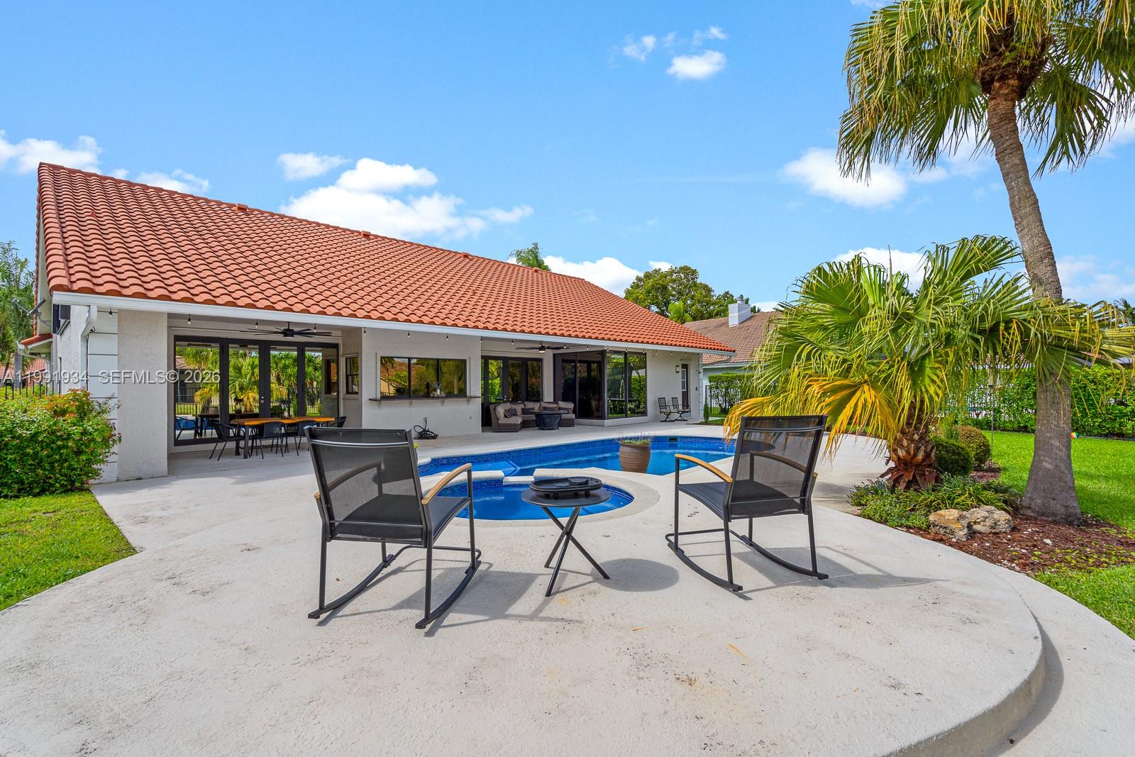 PINE RIDGE - Residential