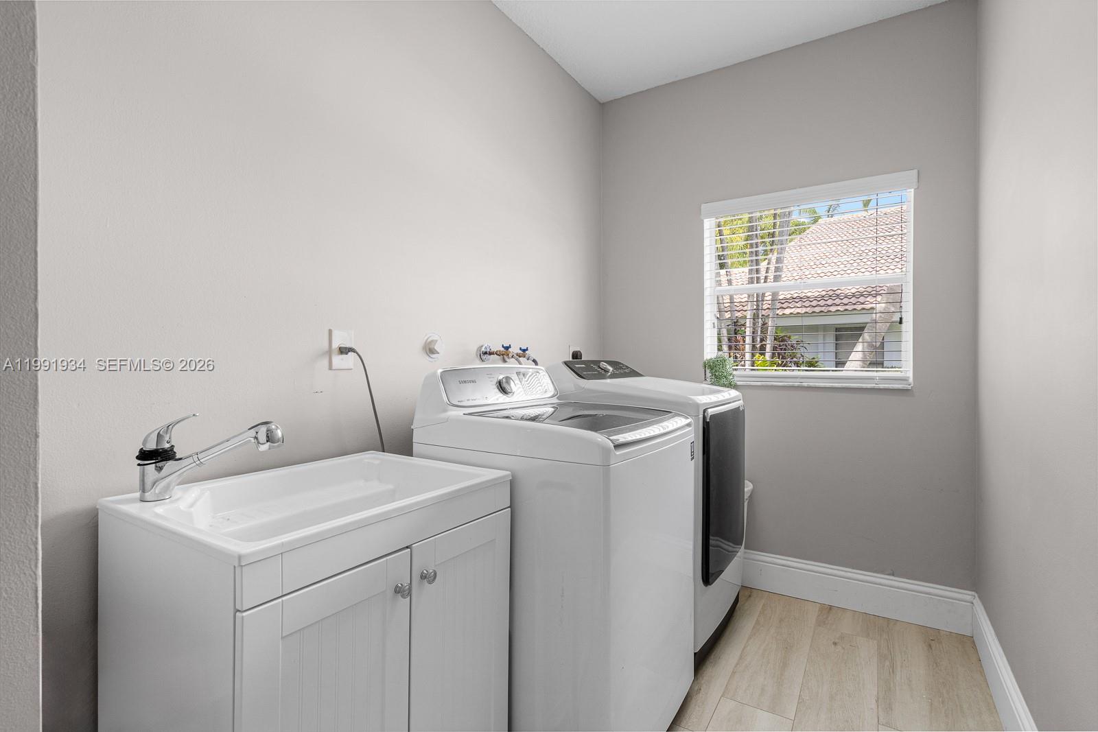 PINE RIDGE - Residential