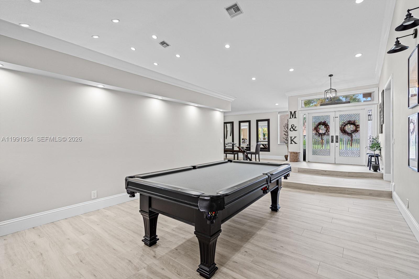 PINE RIDGE - Residential