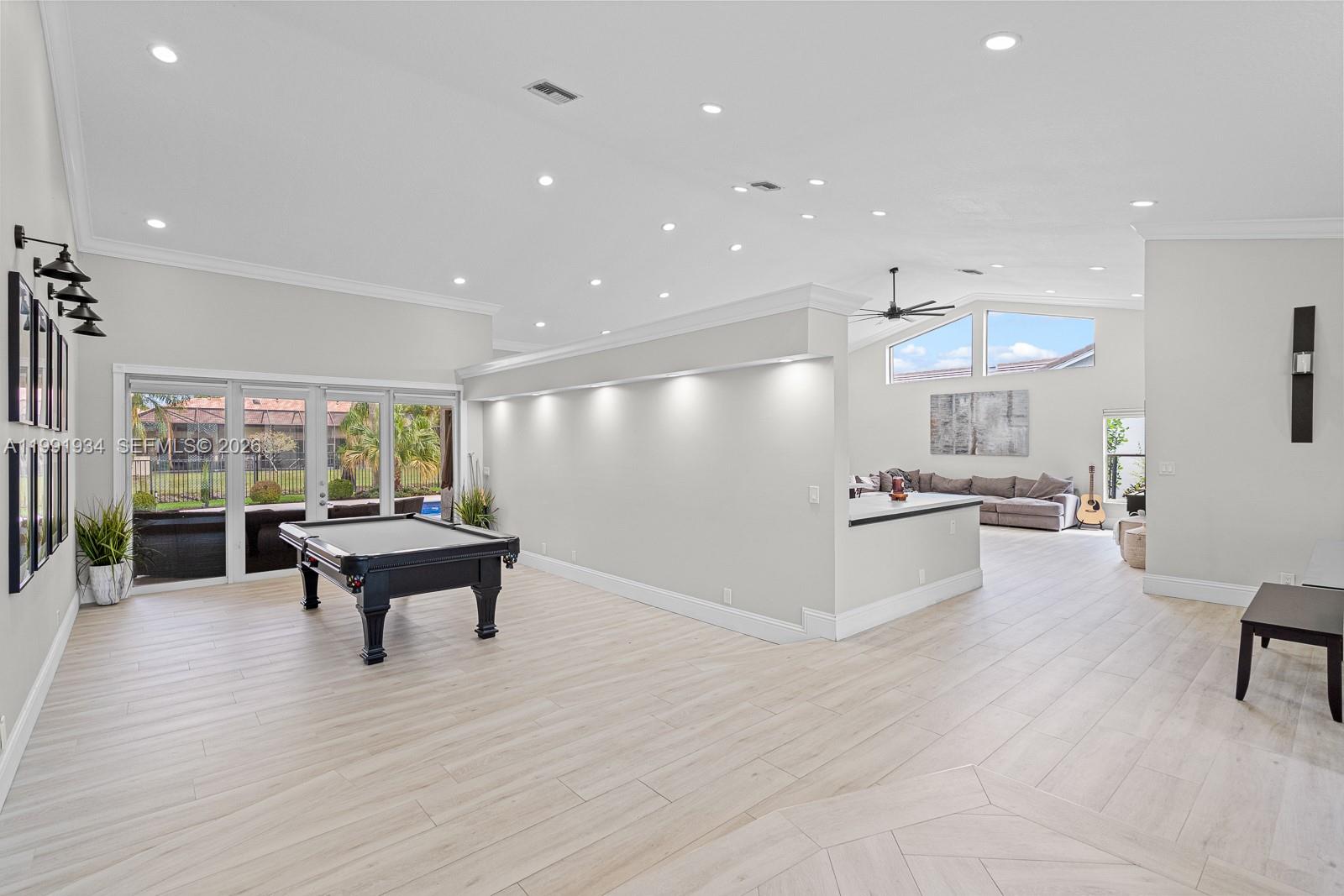 PINE RIDGE - Residential