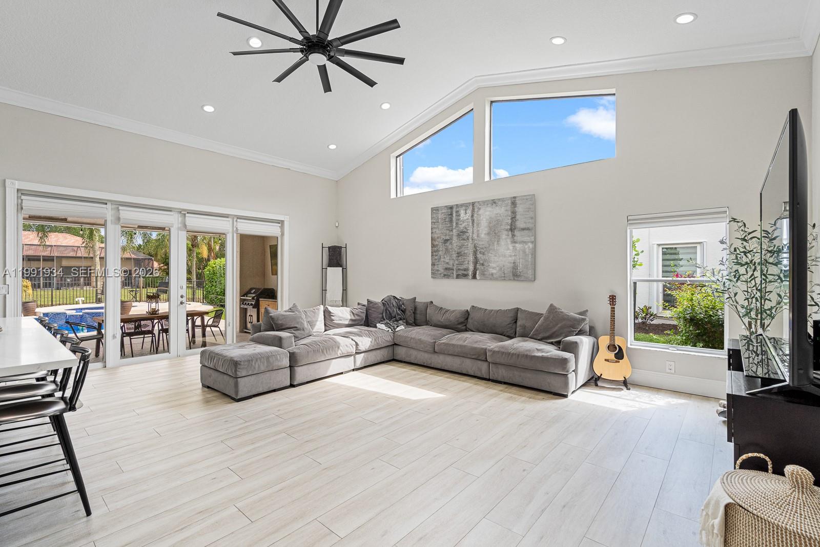 PINE RIDGE - Residential