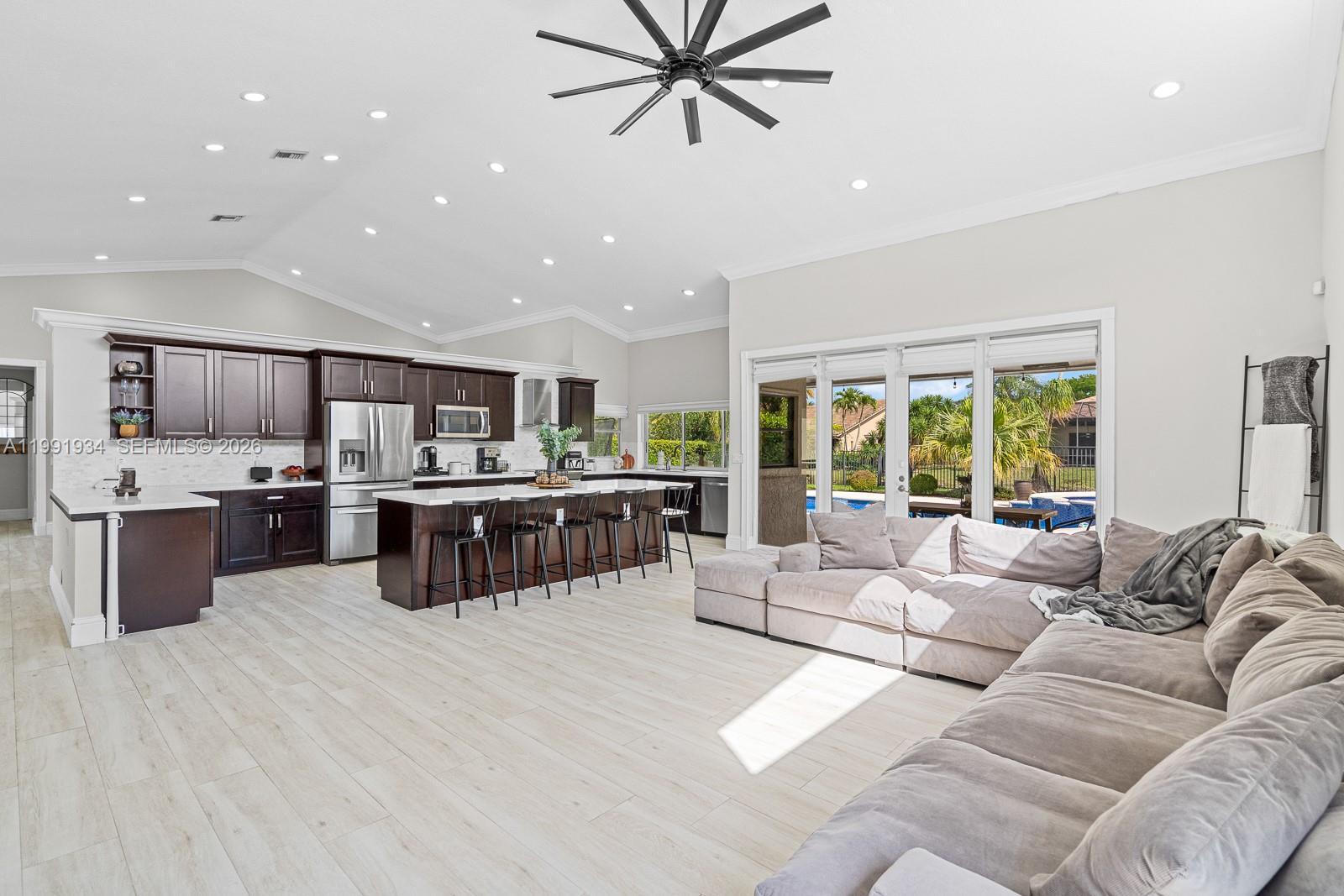 PINE RIDGE - Residential