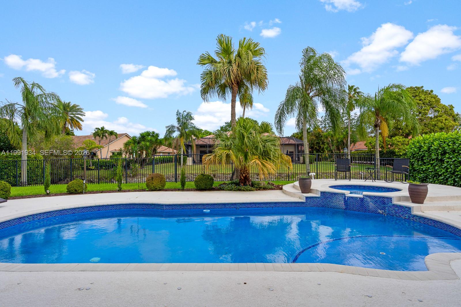 PINE RIDGE - Residential