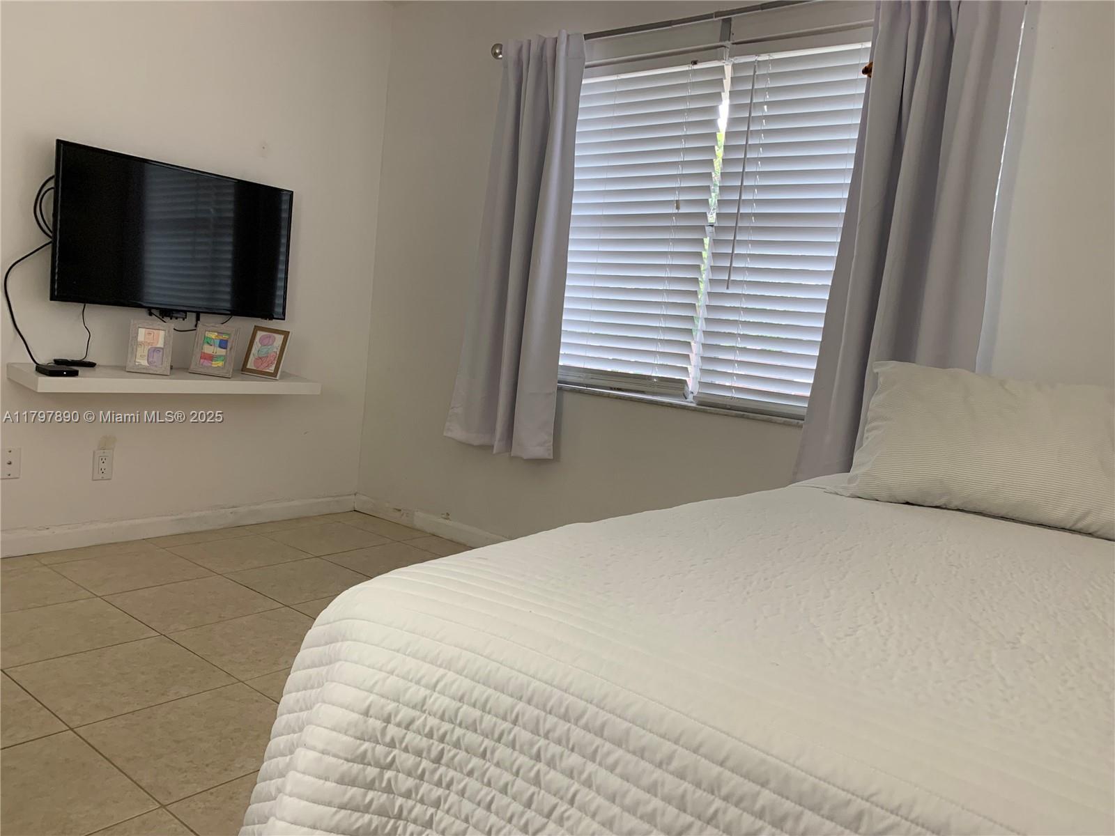 SUNRISE LAKES 126 CONDO - Residential