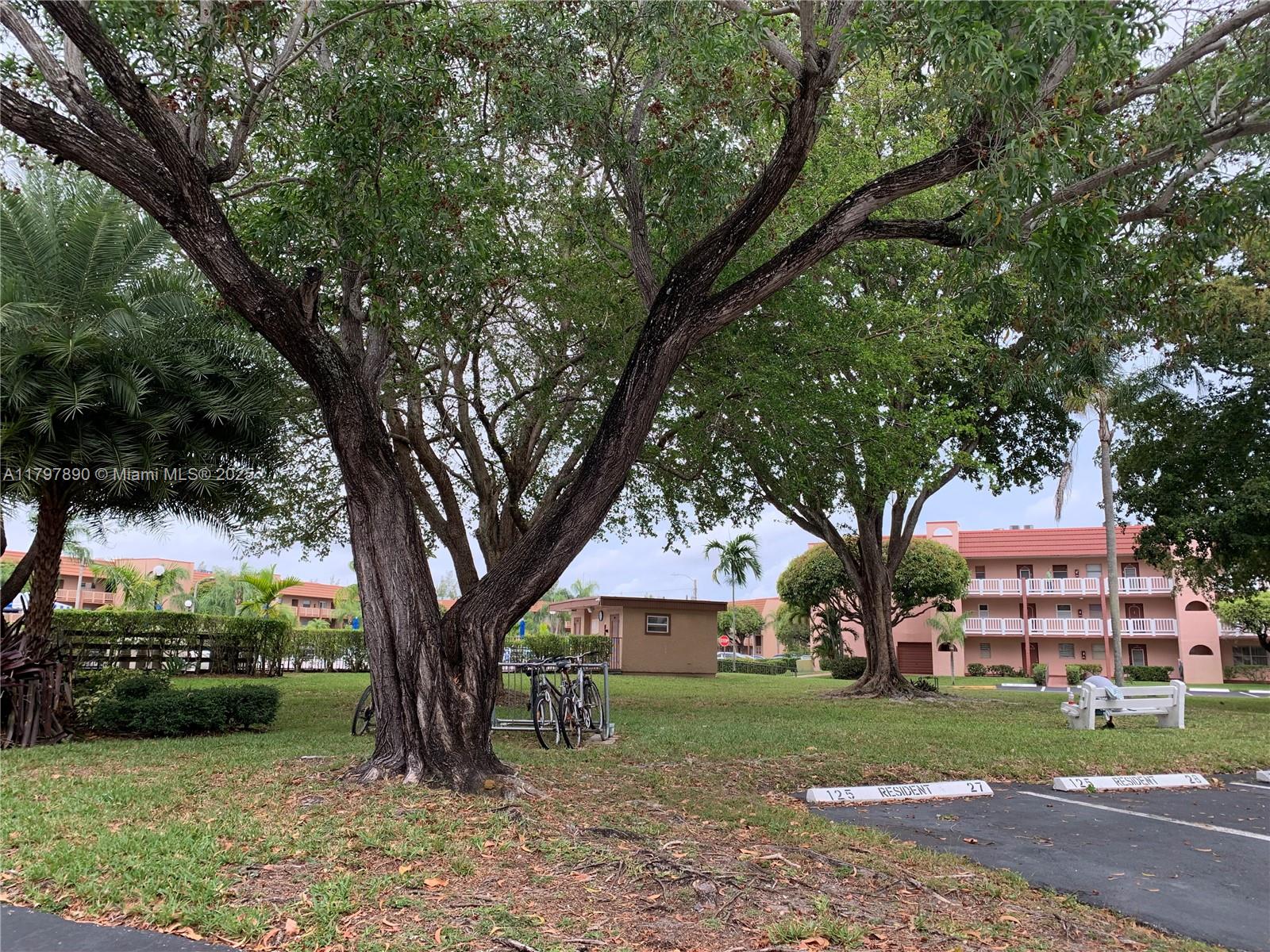 SUNRISE LAKES 126 CONDO - Residential