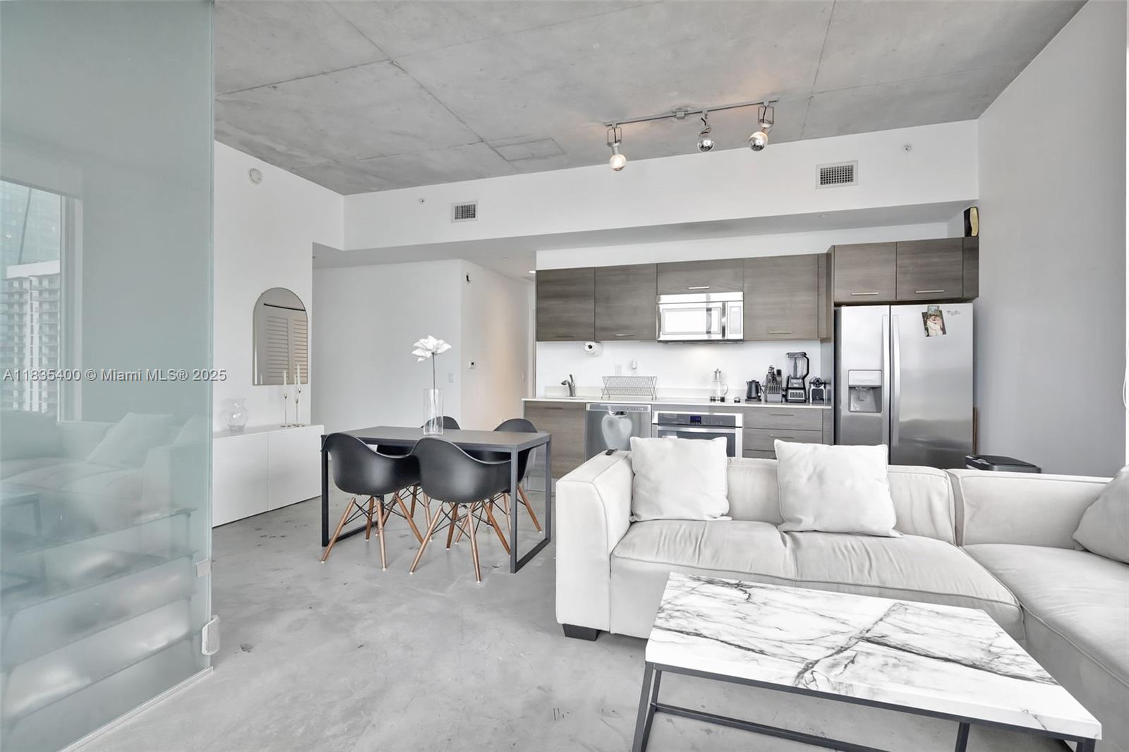 151 SE 1st St 2511