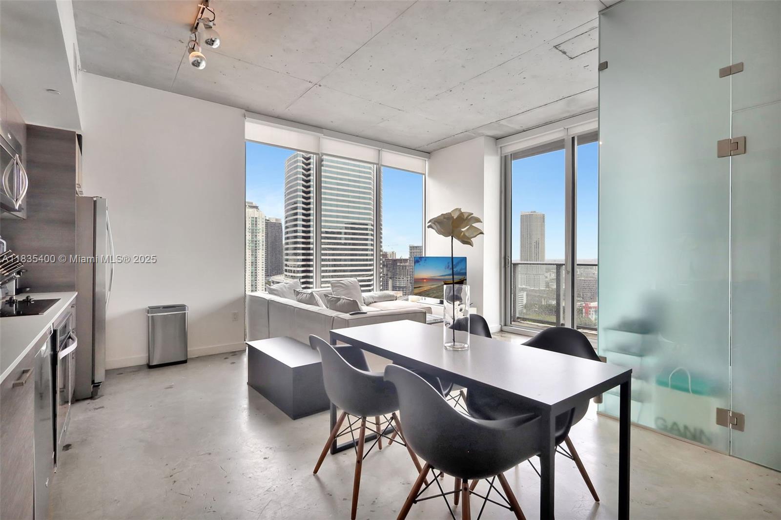 151 SE 1st St 2511