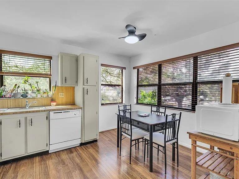 Fully Furnished 2BR/2BA Second-Floor Condo – Prime Hollywood Location!
Beautifully updated unit just minutes from Hollywood Young Circle, I-95, beaches, dining, and entertainment. Fully furnished, ready to move in. Washer & dryer inside the apartment.
Community offers pool access, fast approval, and one assigned parking space.
Per condo rules, no residents under 17 years of age permitted.