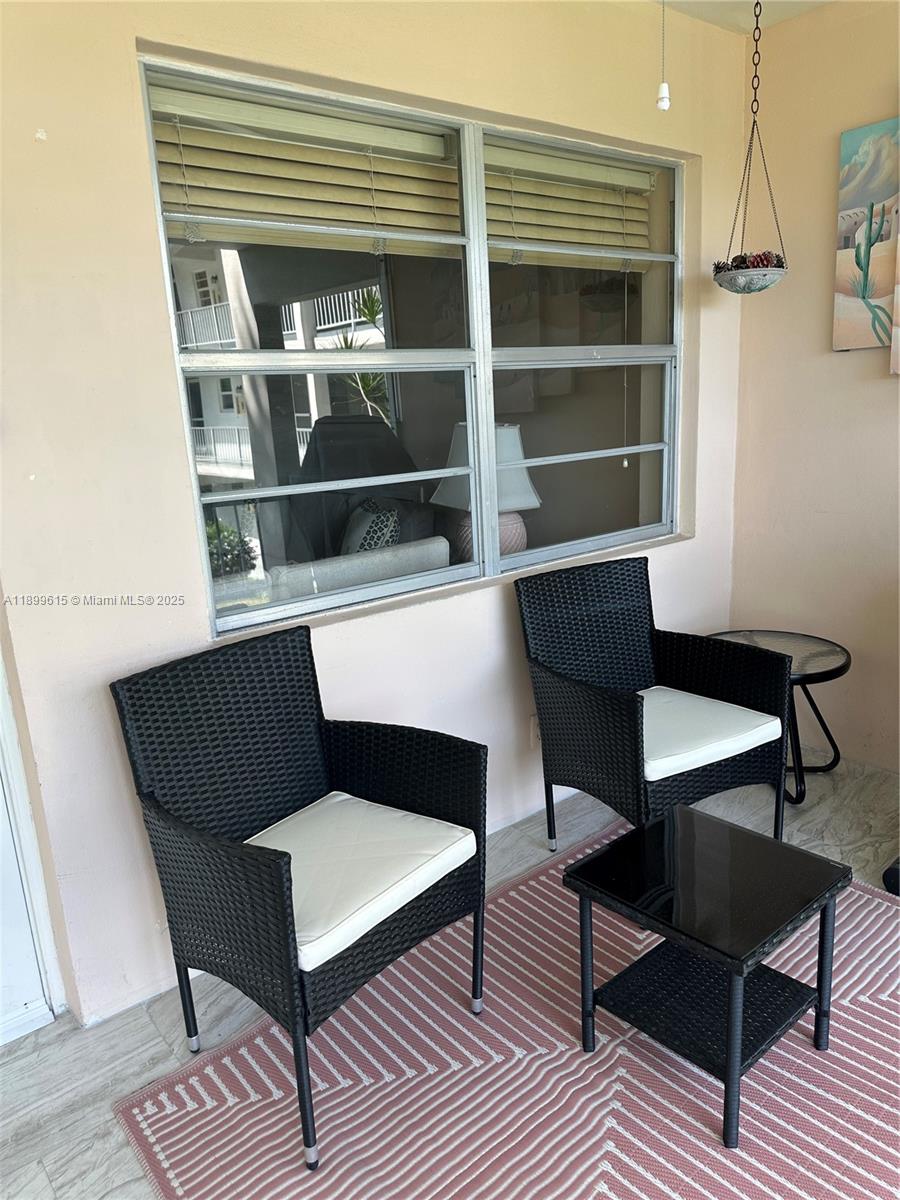 581 Blue Heron Dr 208-B