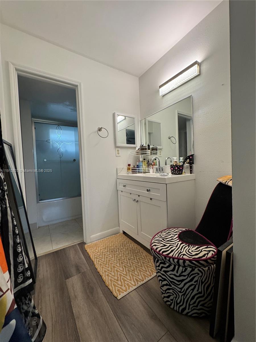 ORCHID TREE CONDO THREE - Residential Lease