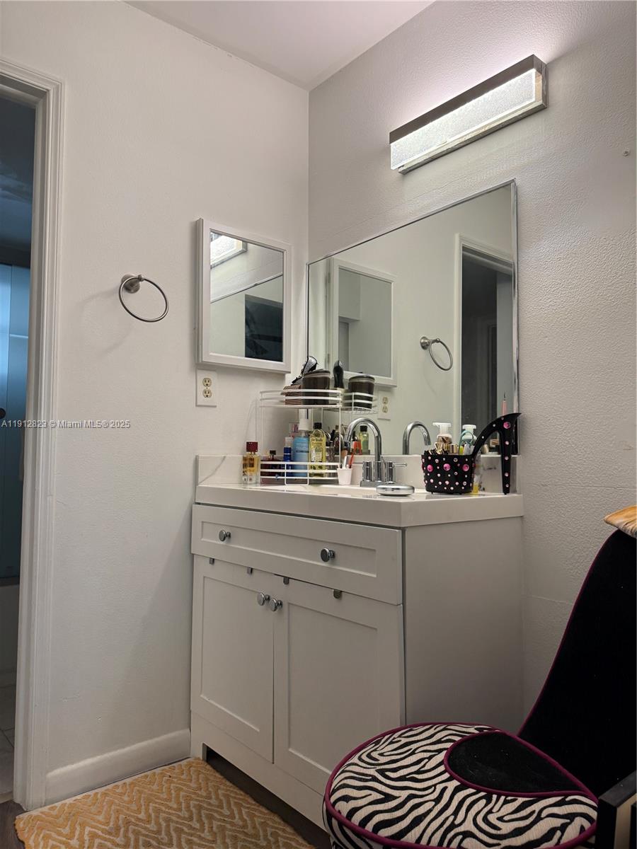 ORCHID TREE CONDO THREE - Residential Lease