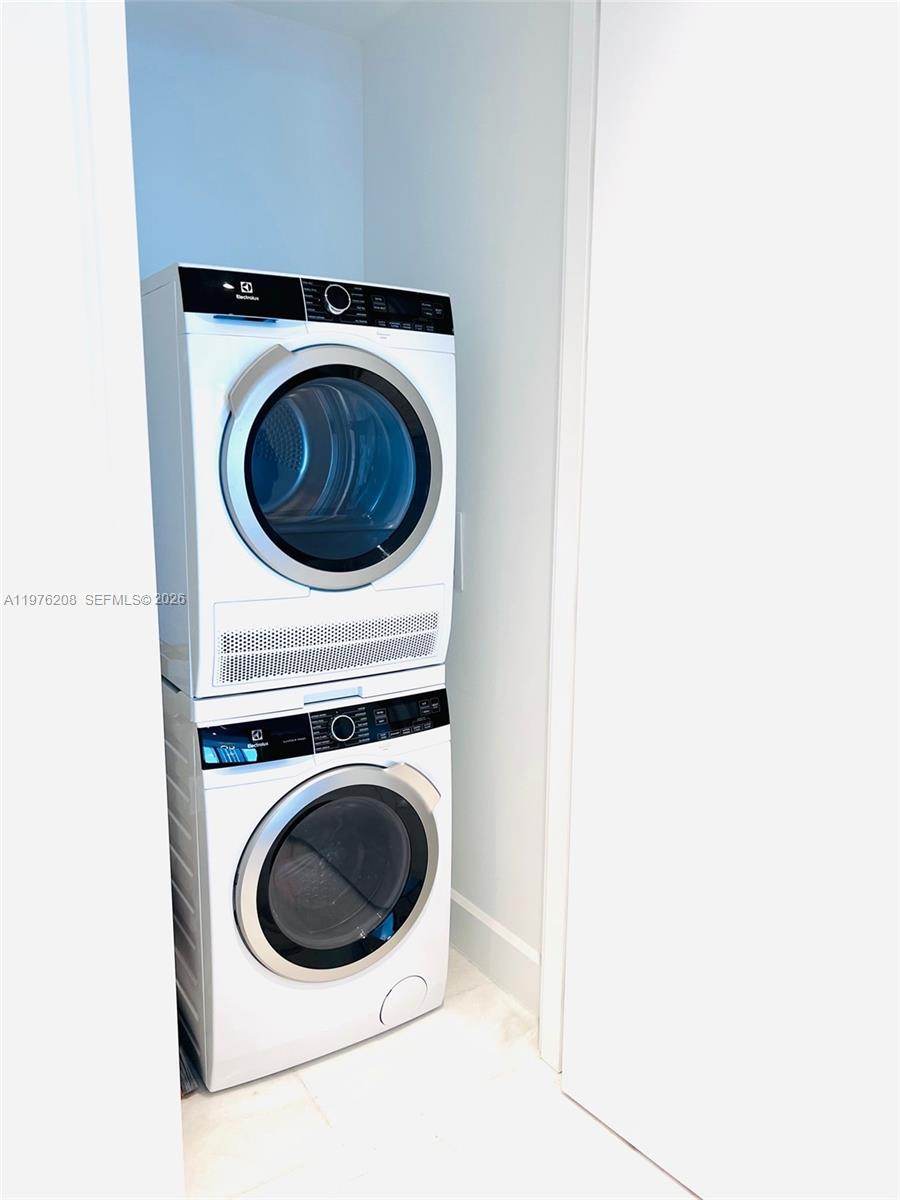 700 NE 26th Ter 3504