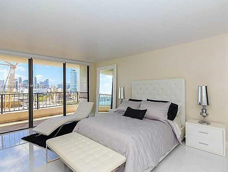 VENETIA CONDO - Residential