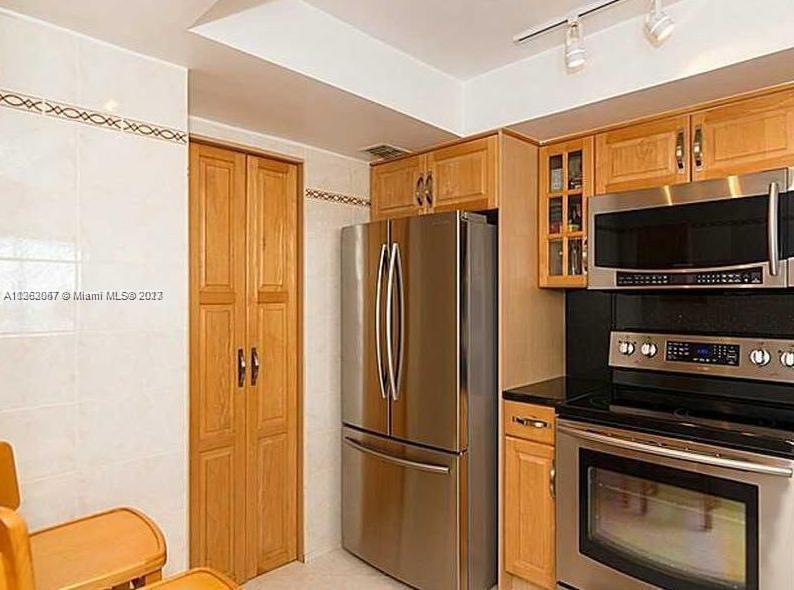 VENETIA CONDO - Residential