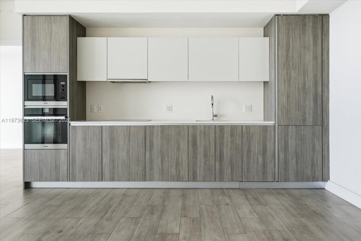 BISCAYNE BEACH CONDO - Residential