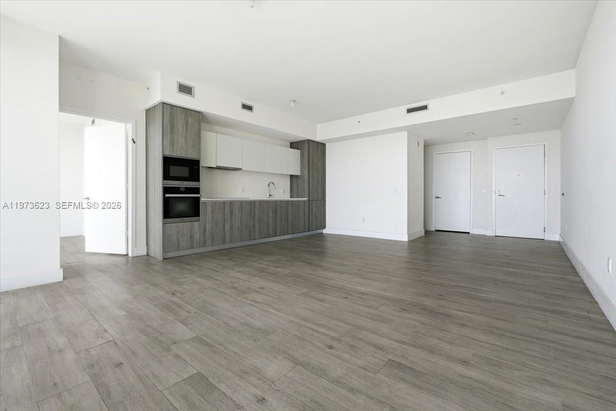 BISCAYNE BEACH CONDO - Residential