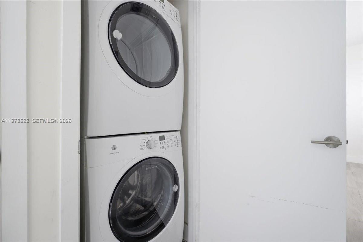 BISCAYNE BEACH CONDO - Residential