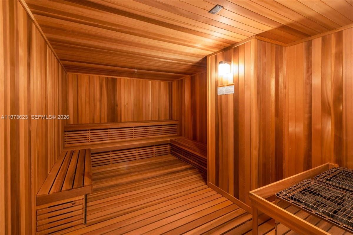 BISCAYNE BEACH CONDO - Residential