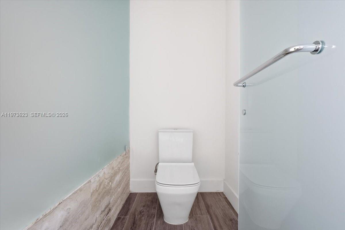 BISCAYNE BEACH CONDO - Residential